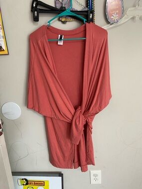 Savvi One Size Coral Wrap or Shrug with Pockets